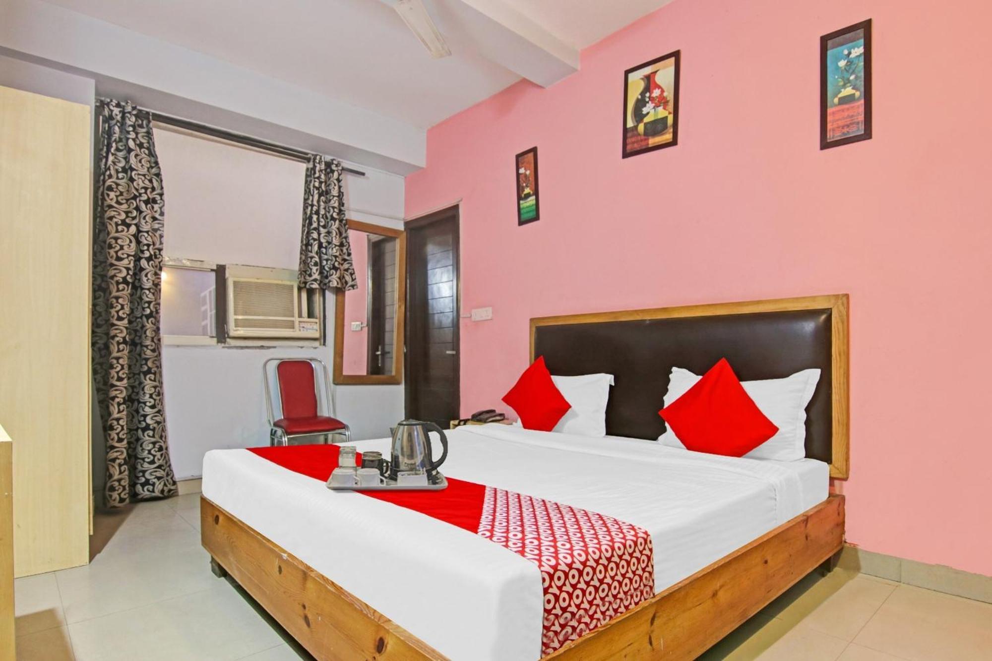 Hotel O Flagship Hotel Metro Star Near Lotus Temple Neu-Delhi Exterior foto